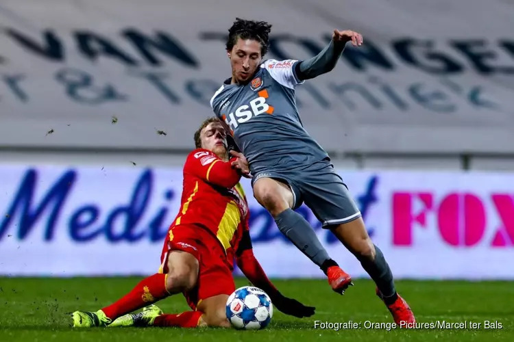 Gehavend FC Volendam pakt volle buit in Deventer