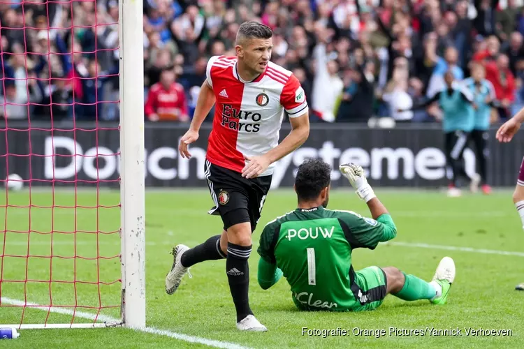 Feyenoord dankzij Linssen na rust langs stug Go Ahead Eagles