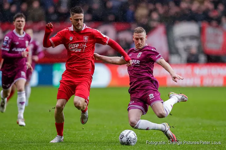 FC Twente komt in slotfase naast Go Ahead Eagles