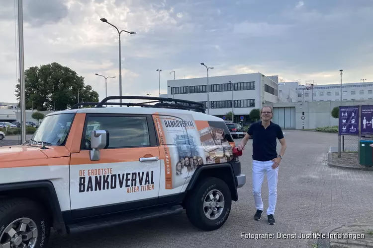 Frank Krake geeft lezing over bankoverval in gevangenis Almelo