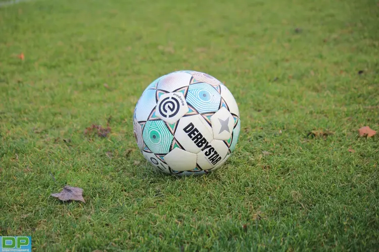 Go Ahead Eagles pakt volle buit bij Fortuna Sittard door hattrick Breum