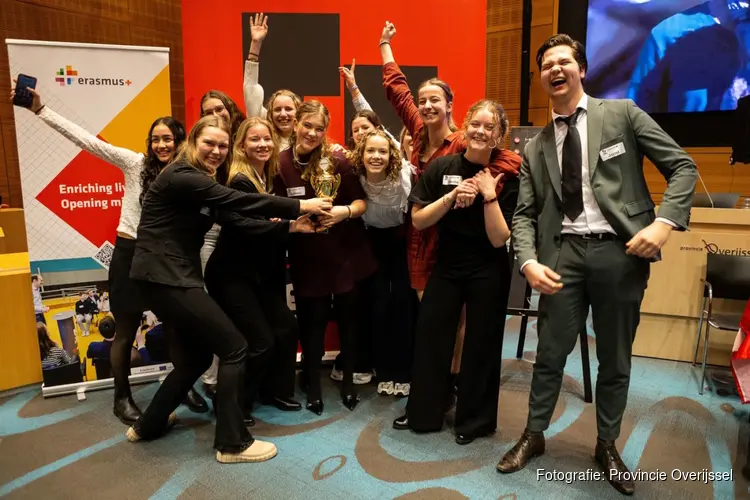 Carmel College Salland wint Overijsselse editie 'Op naar het Lagerhuis'